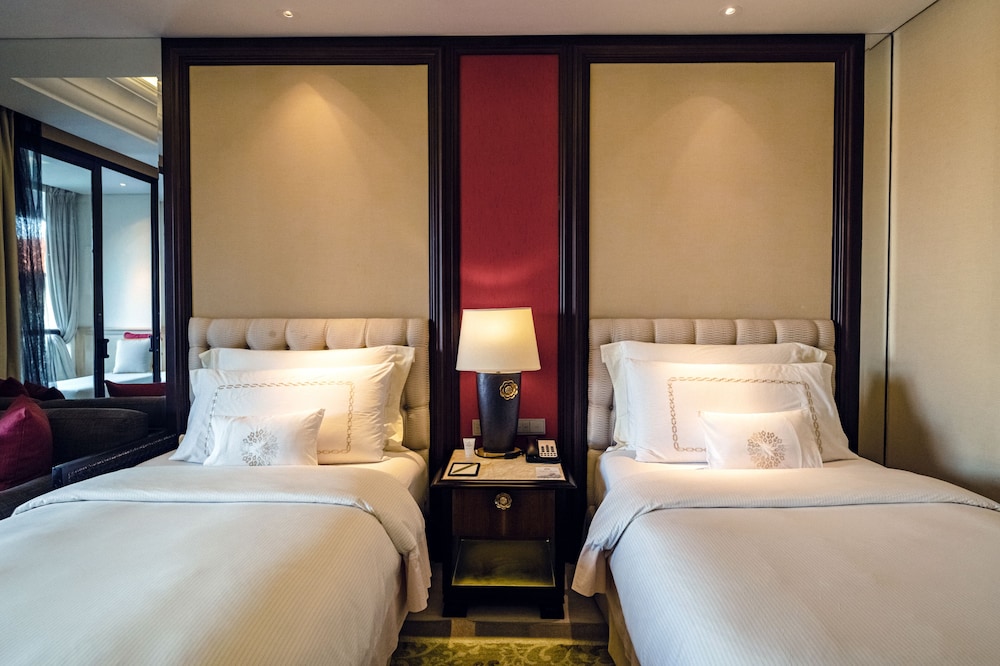 Available room thumbnail 5