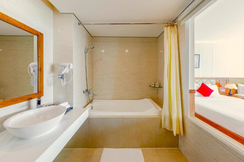 Senior Triple Room, Non Smoking, Ocean View photo 3