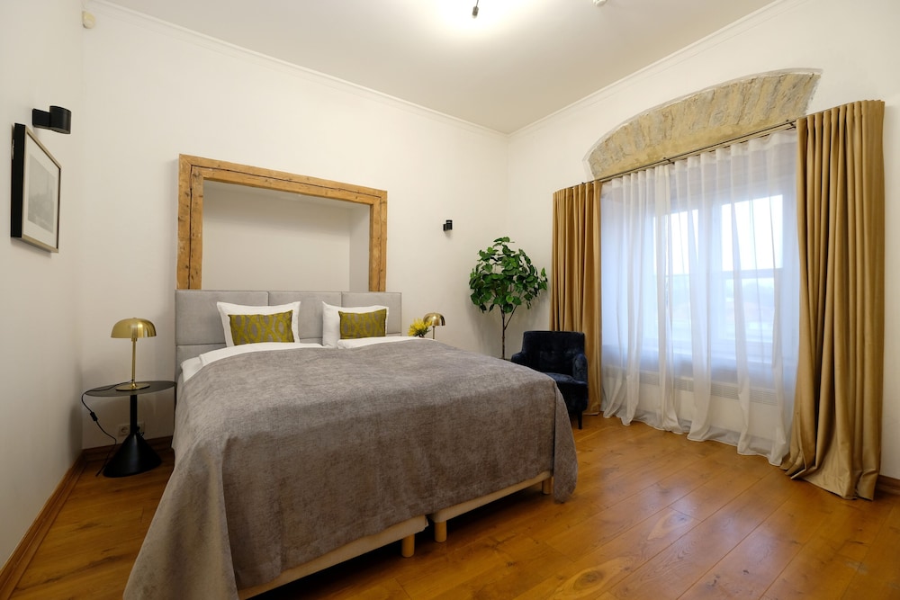 Apartment, 2 Bedrooms, 2 Bathrooms photo 1