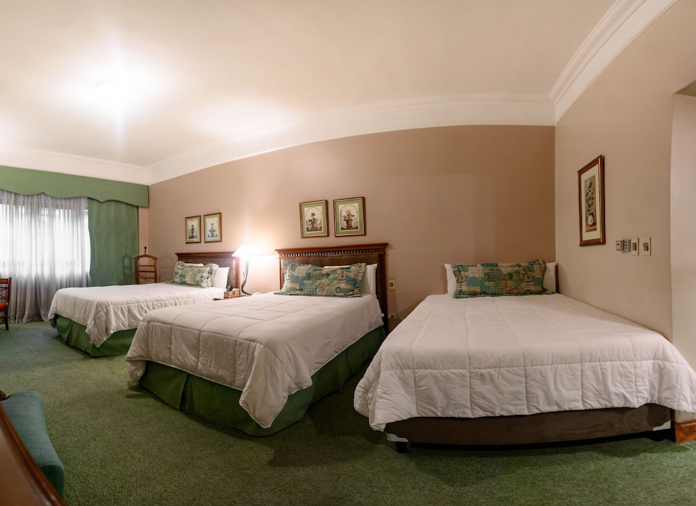 Junior Suite Queen - Photo 2