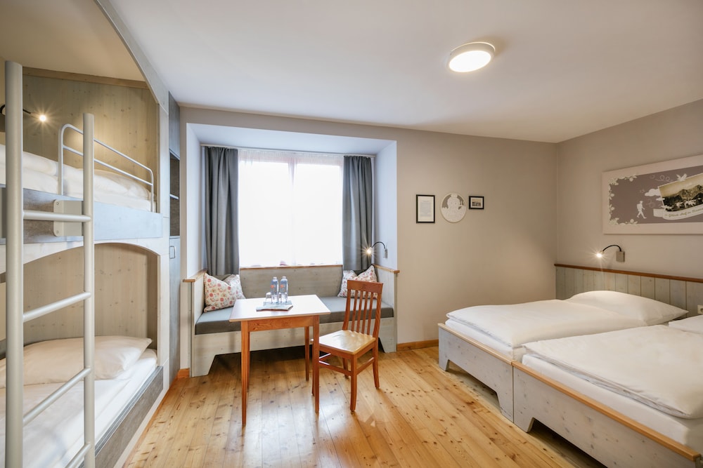 Quadruple Room - Photo 3