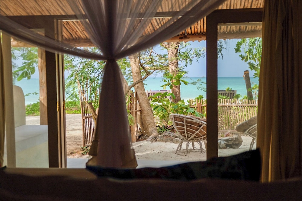 Deluxe Quadruple Room, Beach View, Beachfront