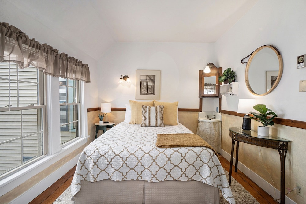 Room (Pokagon)