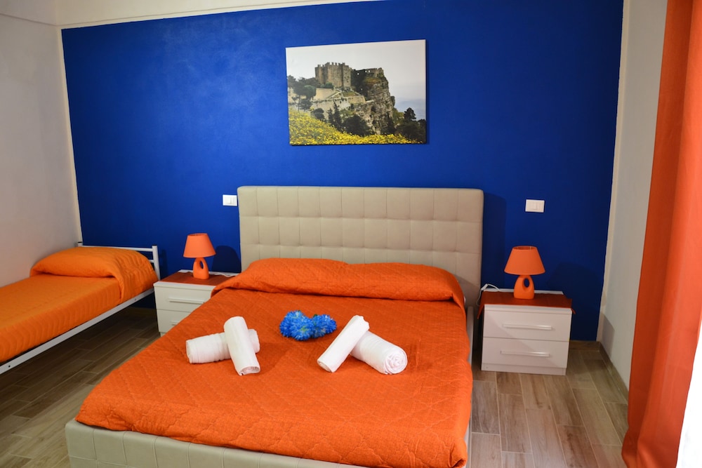 Classic Quadruple Room, Multiple Beds, City View (Castello di Venere) photo 1