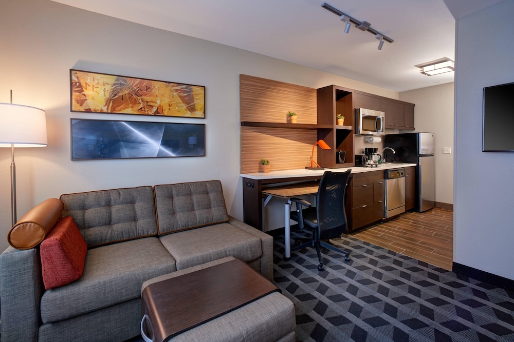 Suite, 1 Bedroom (Mobility/Hearing Accessible, Tub) - Photo 5