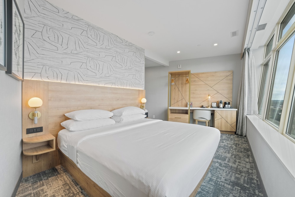 Canadian Fallsview Room photo 1