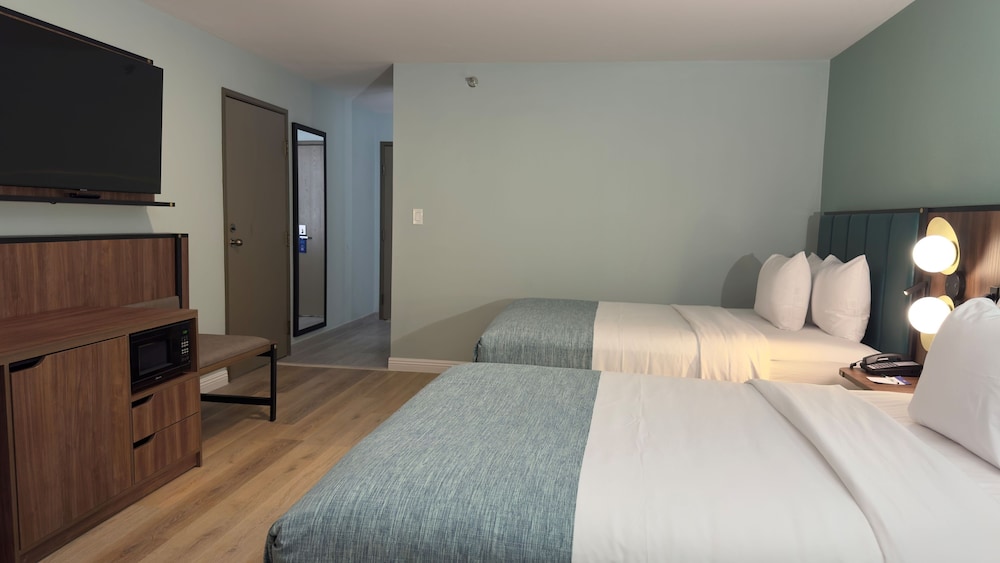 Room, 2 Queen Beds, Non Smoking - Photo 3