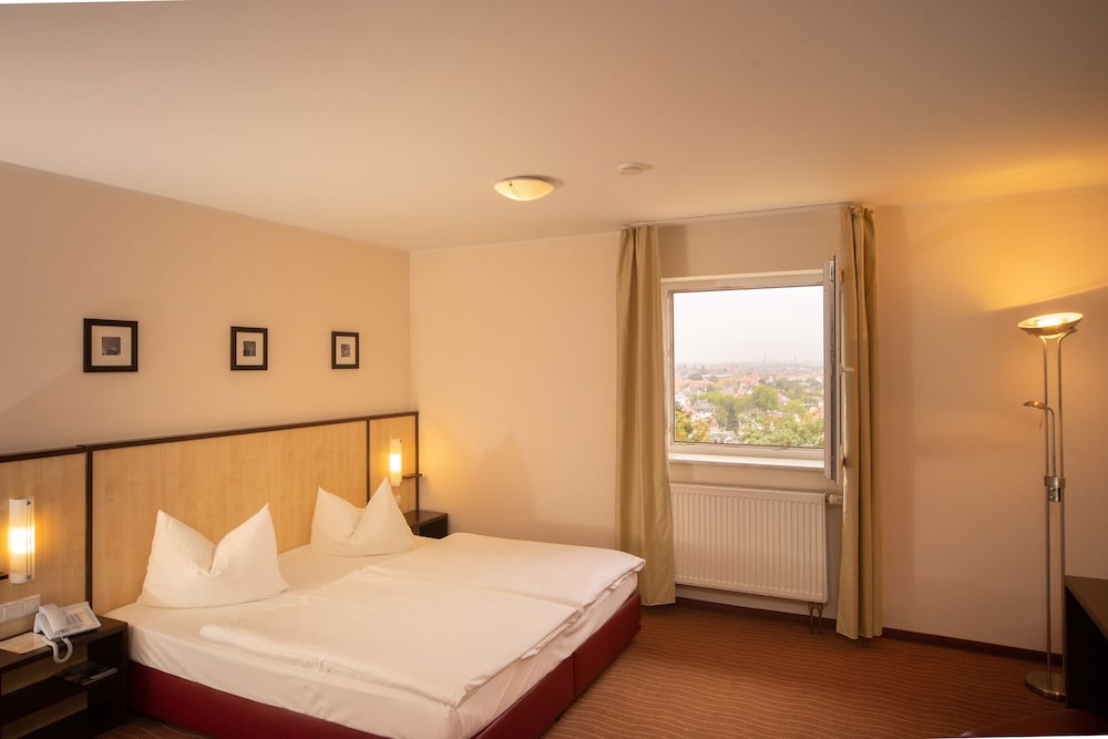 Superior Single Room, City View photo 3