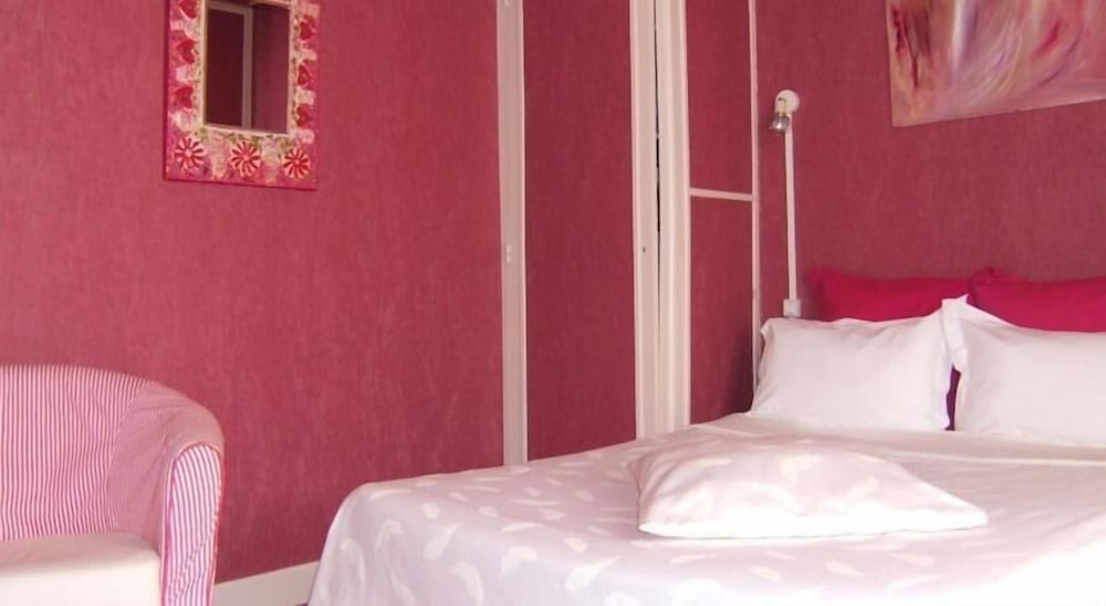Standard Double Room photo 3