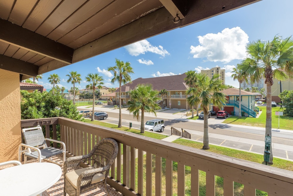 Standard Condo, 1 Queen Bed with Sofa bed, Balcony, Resort View photo 1