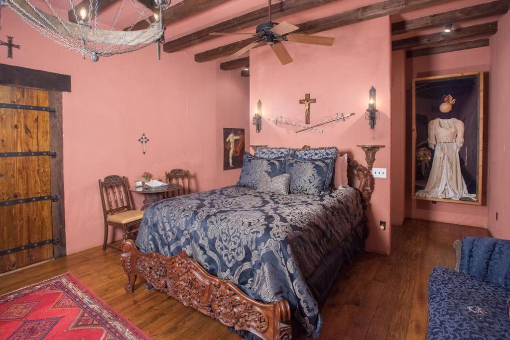 Deluxe Queen Room photo 2