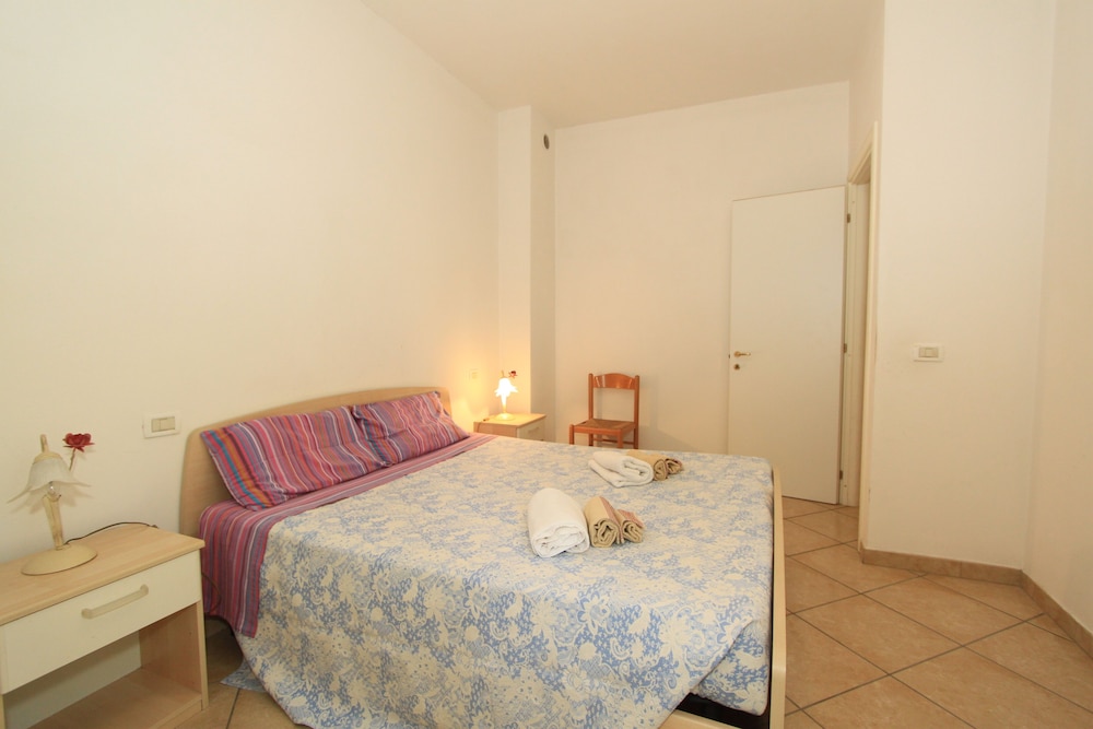 Classic Apartment photo 2