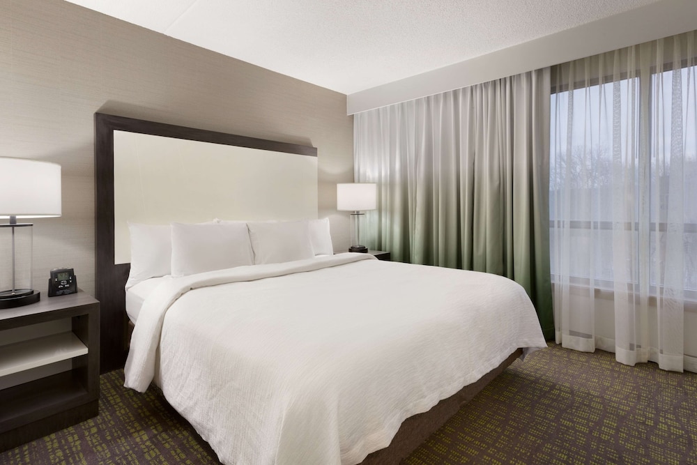 Two Room Suite - Photo 3