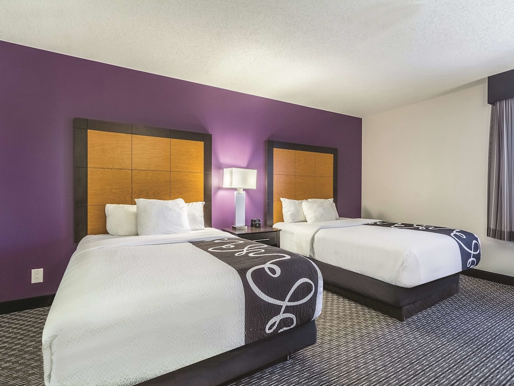 Room, 2 Double Beds, Non Smoking - Photo 2