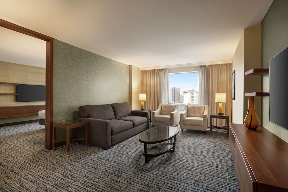 Suite, 1 Bedroom, Pool View - Photo 5