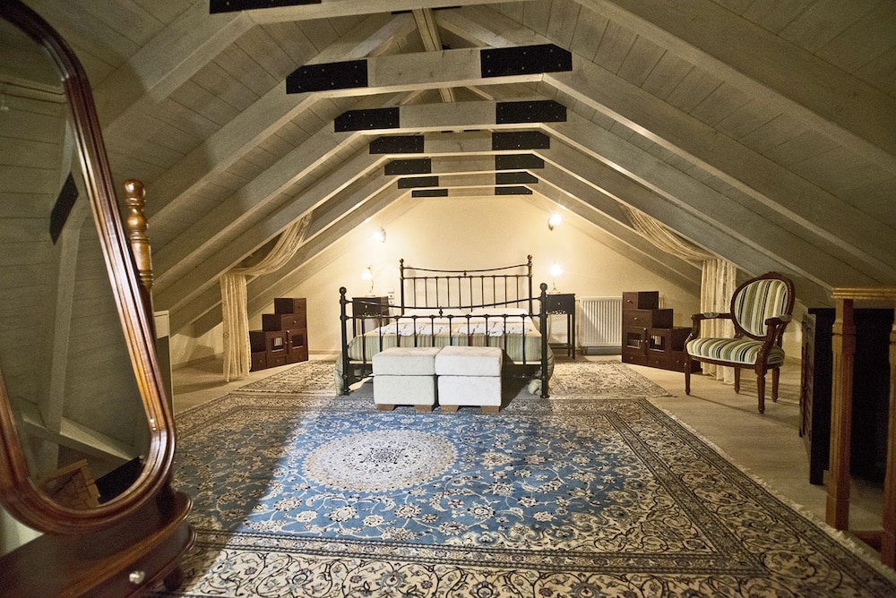 Executive Suite (Panoramic View)