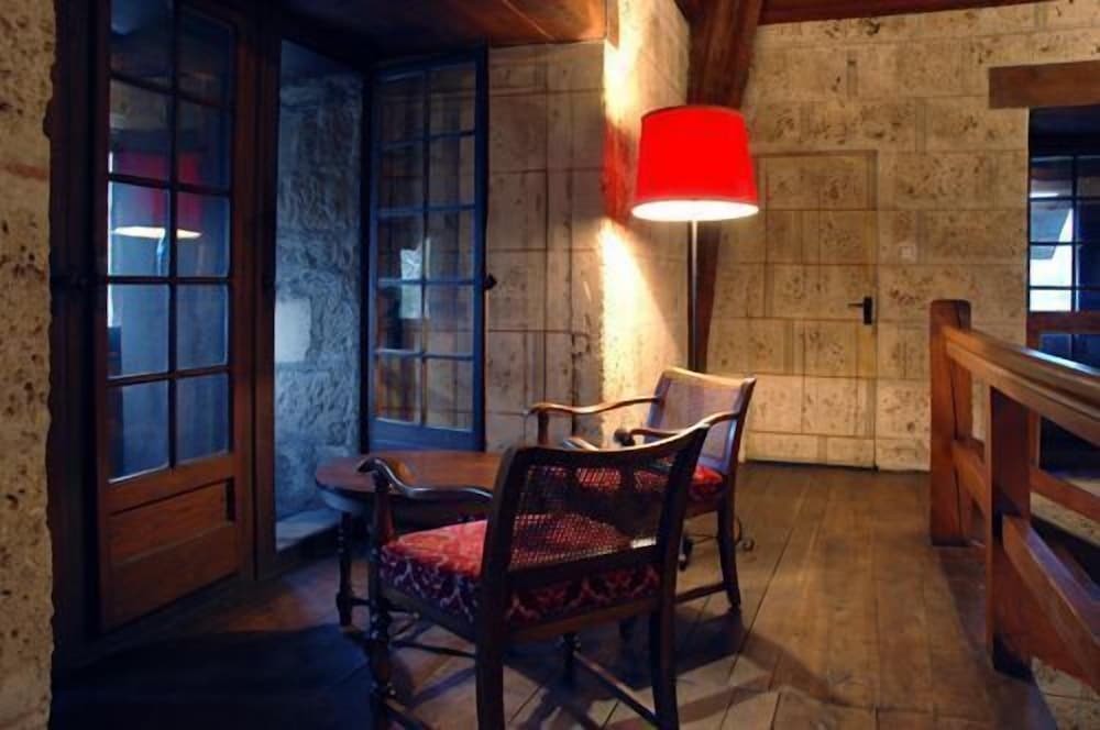Room (Le Donjon) photo 2