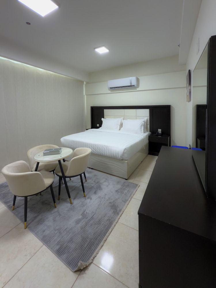 Junior Suite, City View