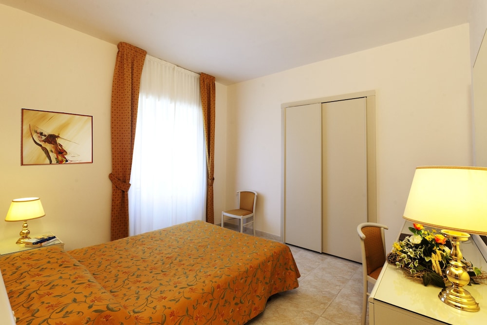 Single Room, Hill View photo 2