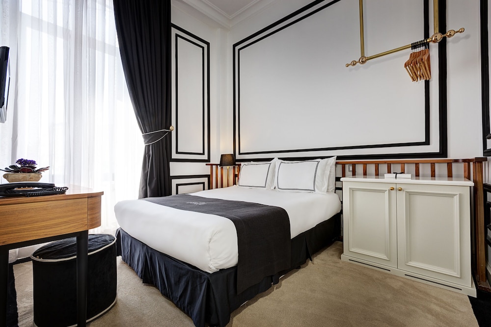 Classic Double or Twin Room photo 3