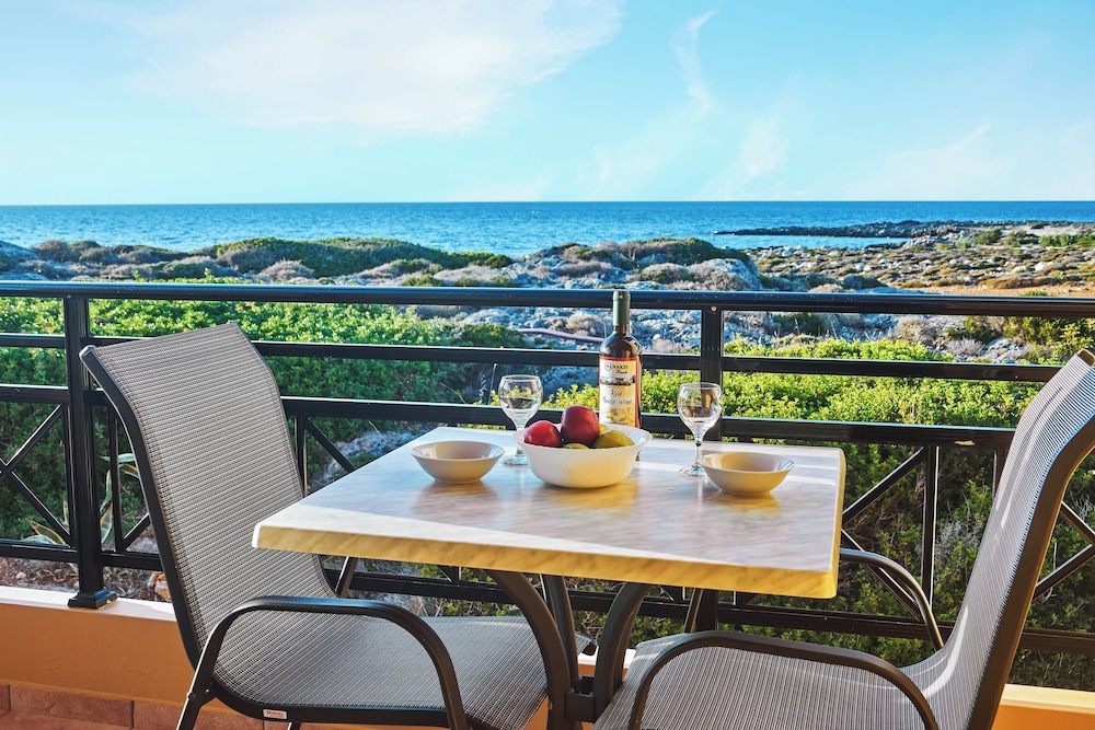 One bedroom Apartment with Sea View