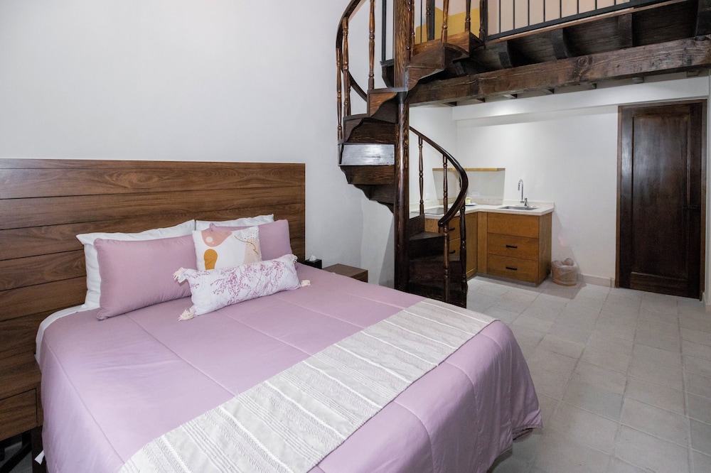 Junior Studio Suite