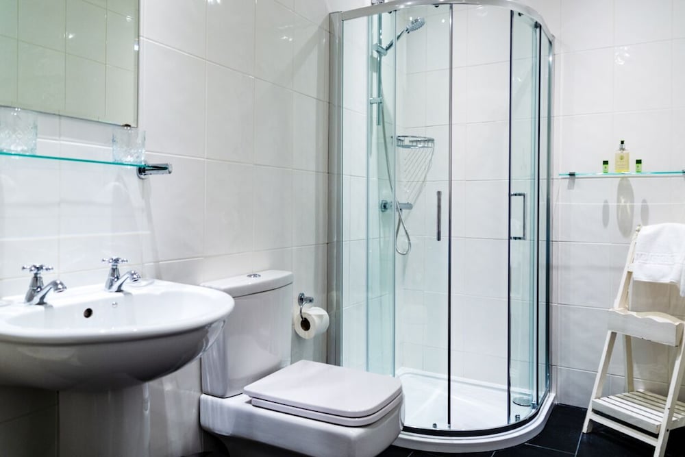 Deluxe Double Room, Ensuite - Photo 23