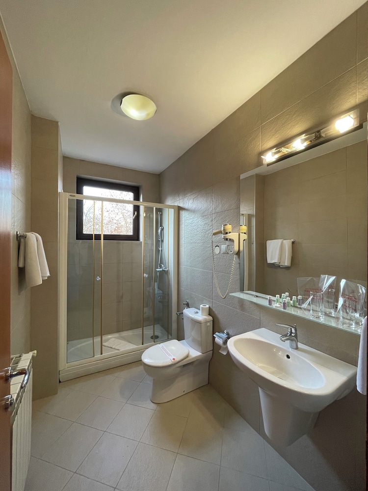 Superior Double Room Single Use, 1 Bedroom, Accessible photo 3