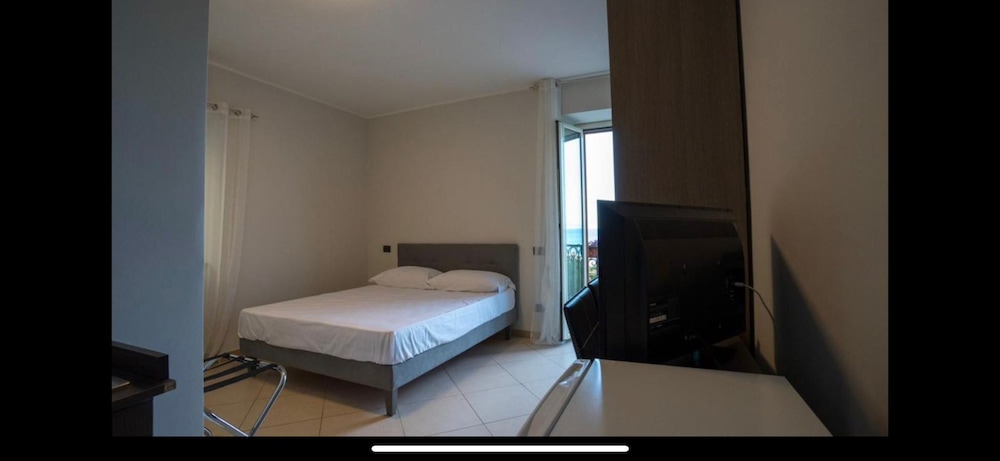 Classic Single Room, Balcony photo 2