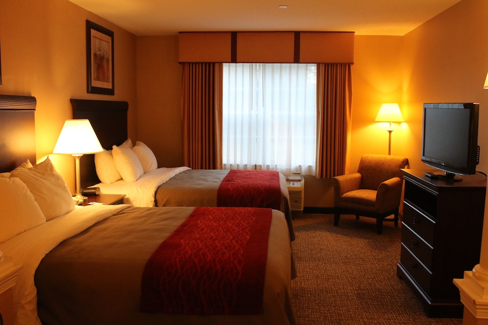 Standard Room, 2 Queen Beds, Non Smoking - Photo 1