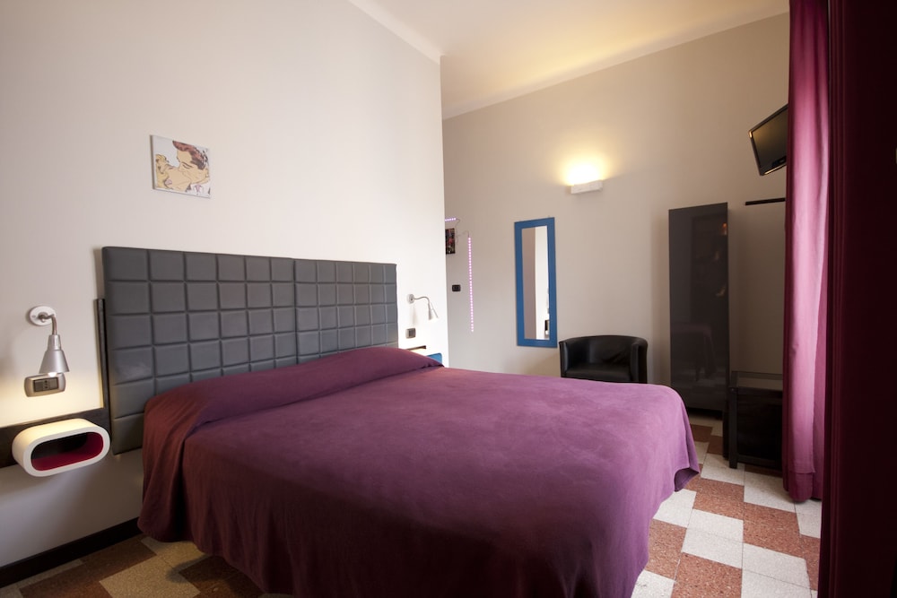Superior Double or Twin Room photo 2