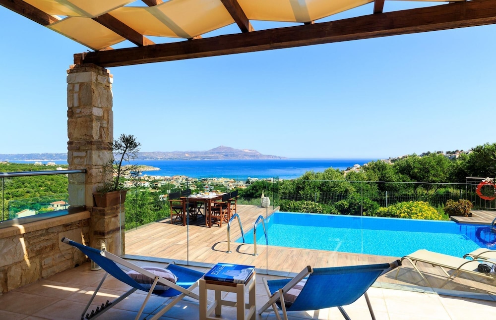 Villa photo 3