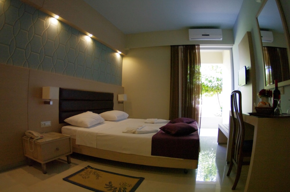Superior Room, Garden View