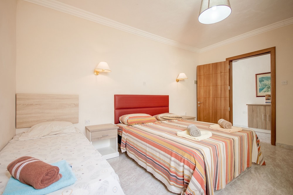 Family Penthouse, 1 Bedroom (Pool And Sea, Penthouse Merill Apart)