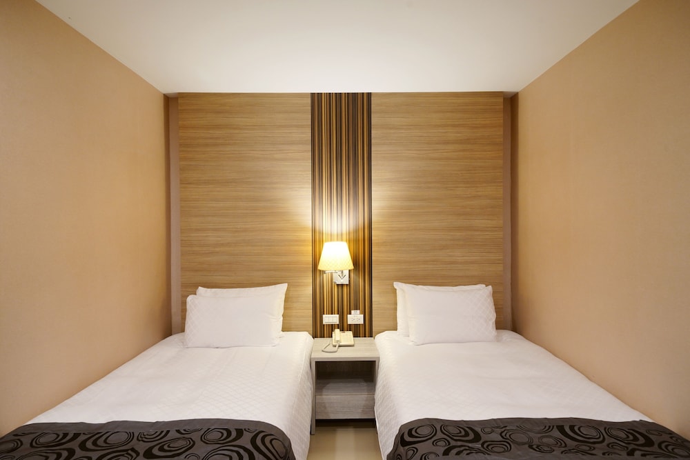 Standard Twin Room, No Windows