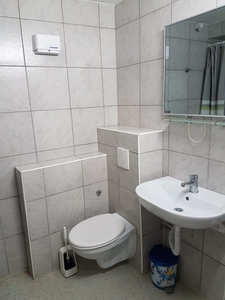 Basic Apartment, 2 Bedrooms, Non Smoking, Terrace photo 2
