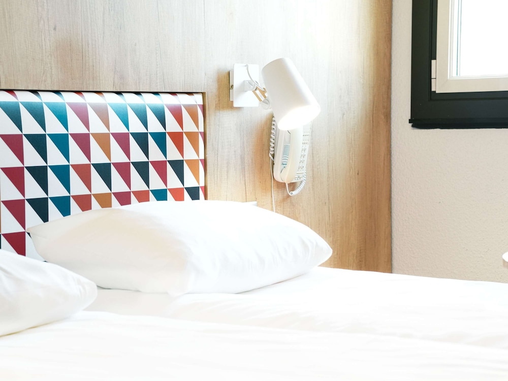 Standard Room, 2 Twin Beds - Photo 2