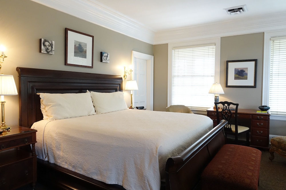 Romantic Double Room - C.G. Martin - 2nd Floor No Elevator photo 1