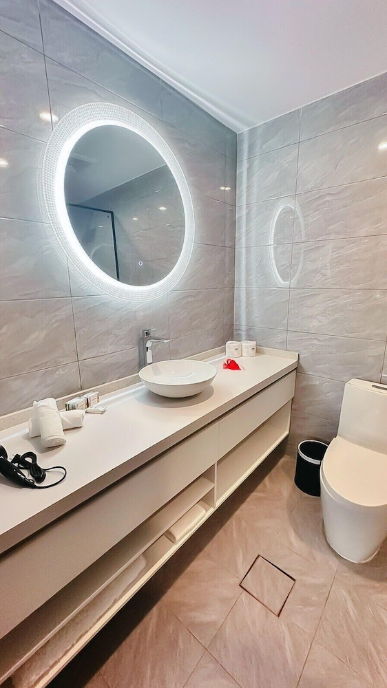 Executive Suite, 1 Bedroom, Balcony, Courtyard View photo 2