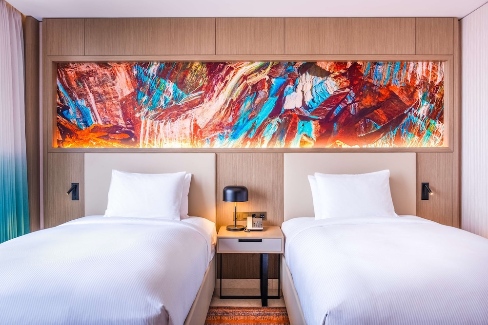 Family Suite, 1 King Bed, Connecting Rooms, River View photo 2