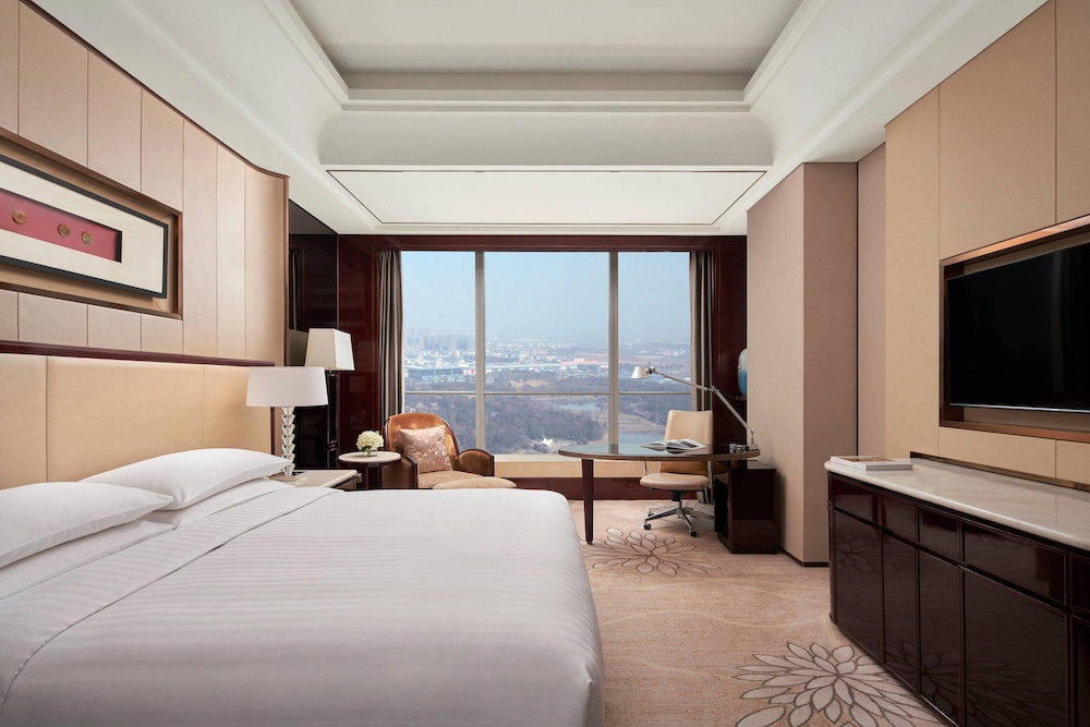 Room, 1 King Bed, Smoking (View)