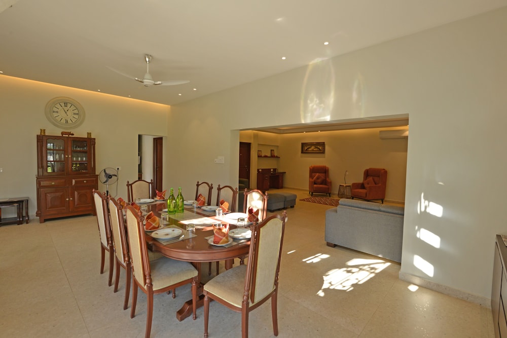 Business Bungalow, 1 Double Bed photo 3