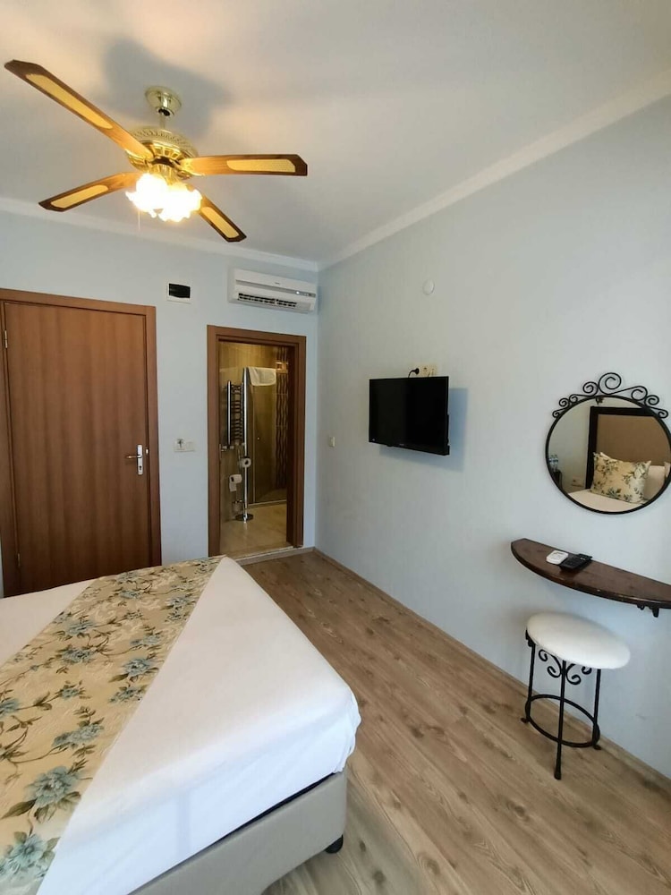 Standard Double Room photo 2