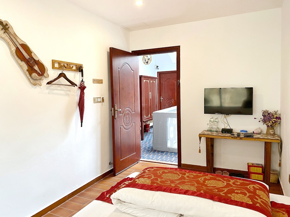 Classic Double Room (Mainland Chinese Citizen Only) photo 3