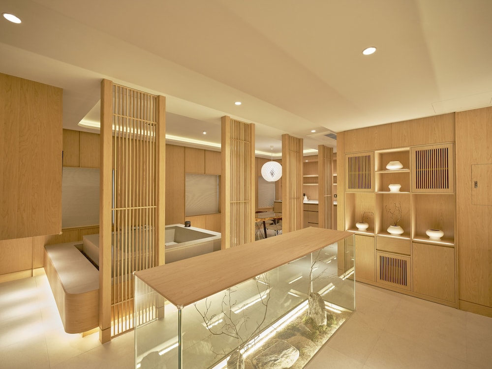 Premier Spa Suite