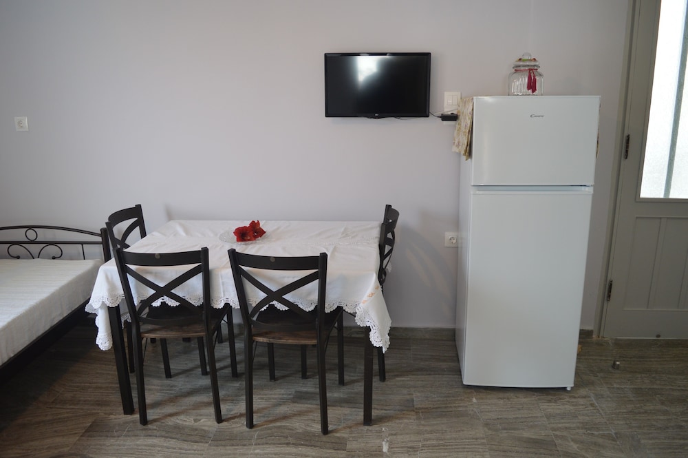 Family Apartment, Multiple Bedrooms, Garden View, Beachside photo 3