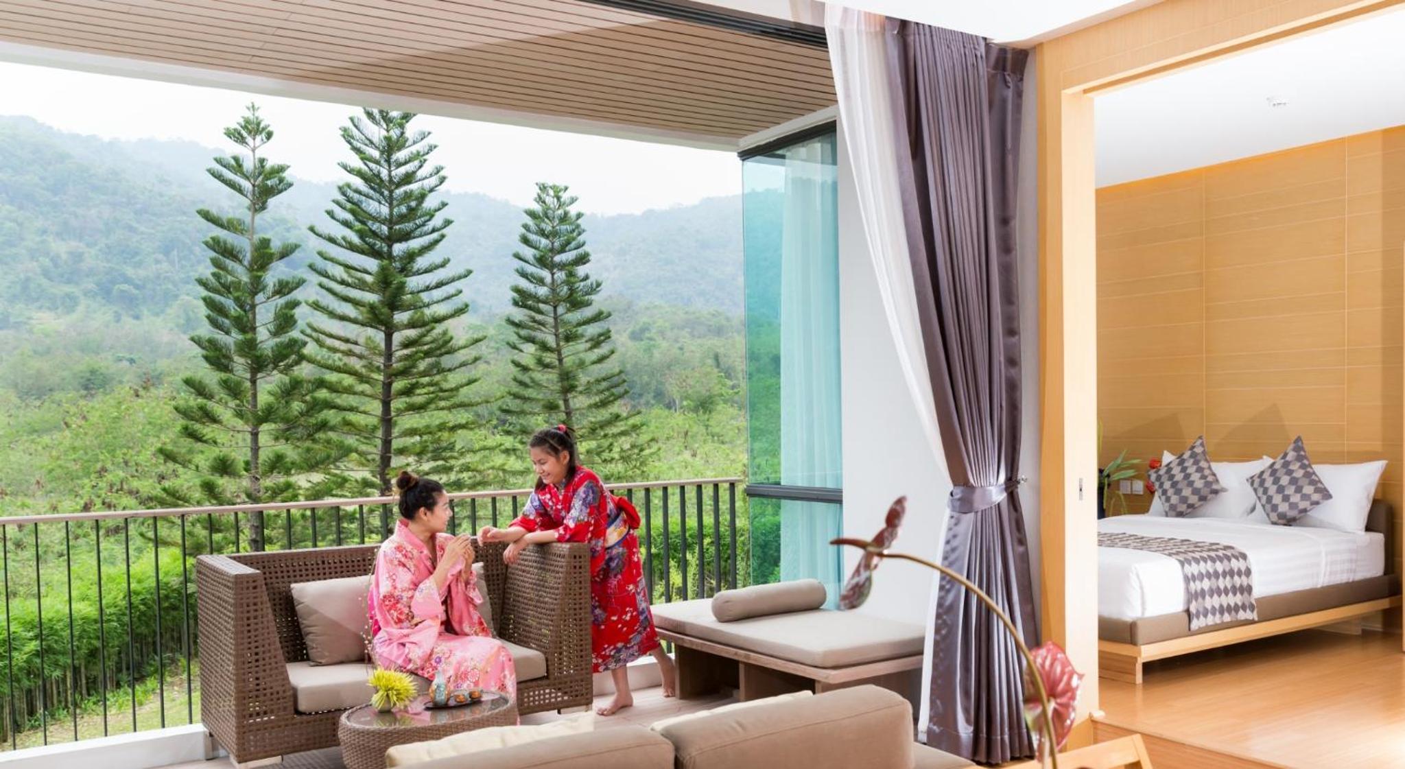 Quadruple Room with Mountain View - Photo 4