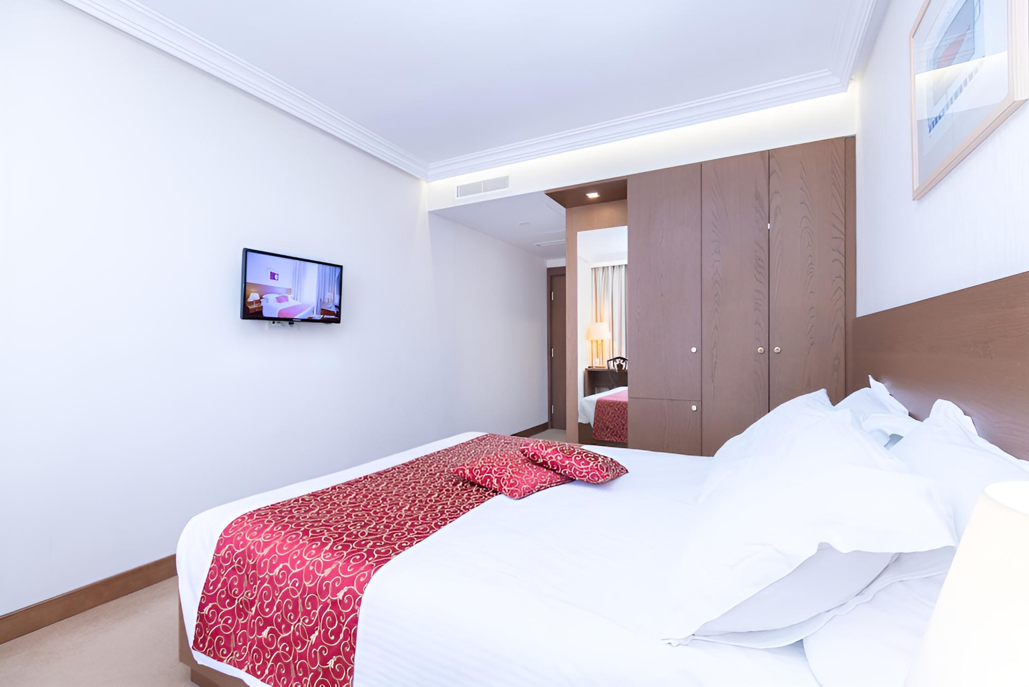 Double Room (Queen)