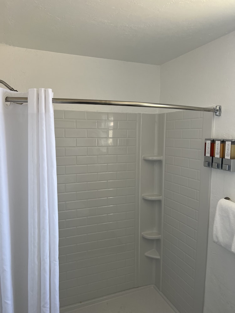 Single Room, 1 King Bed photo 3