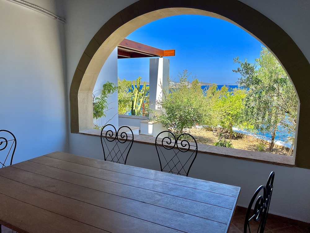 Studio Suite, Sea View, Ground Floor photo 2